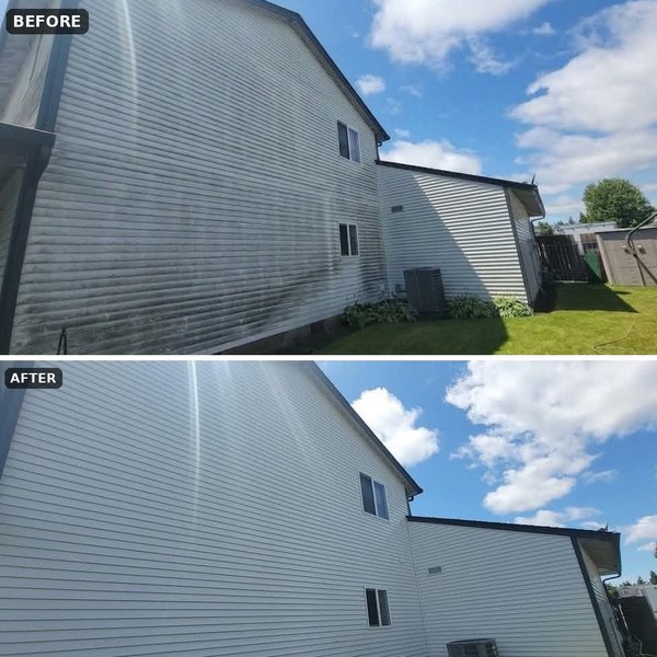 House soft washing siding Vancouver WA